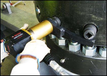 custon reaction arm RAD nut runner